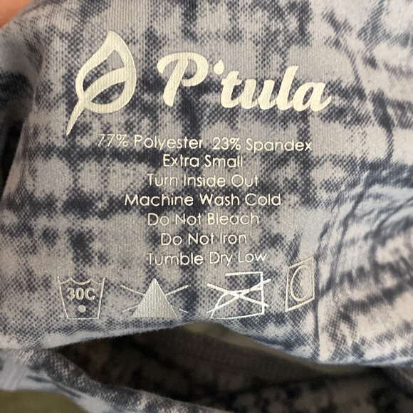SOLD P’tula Alainah III Pocket Leggings 23” in Dynamic Gray - Picture 3 of 3